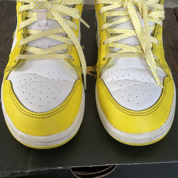 💢SOLD💢AIR JORDAN 1 MID GS
"Dynamic Yellow" youth 2 - Picture 4 of 9